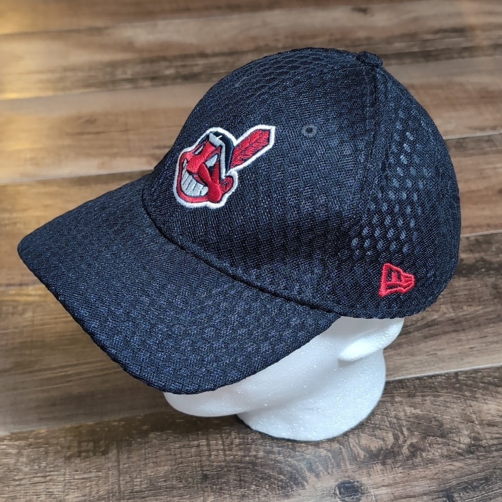 New Era Cleveland Indians Genuine Merchandise Textured Mesh Snap Back In Black